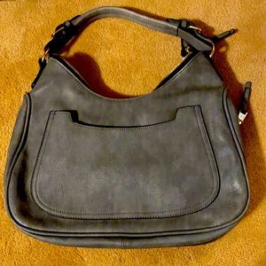 Adorable grey purse!